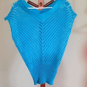 Blue knitted top